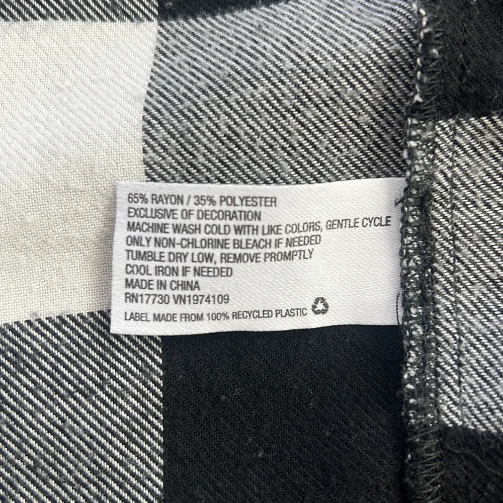 Colsie Flannel - Picture 6 of 6